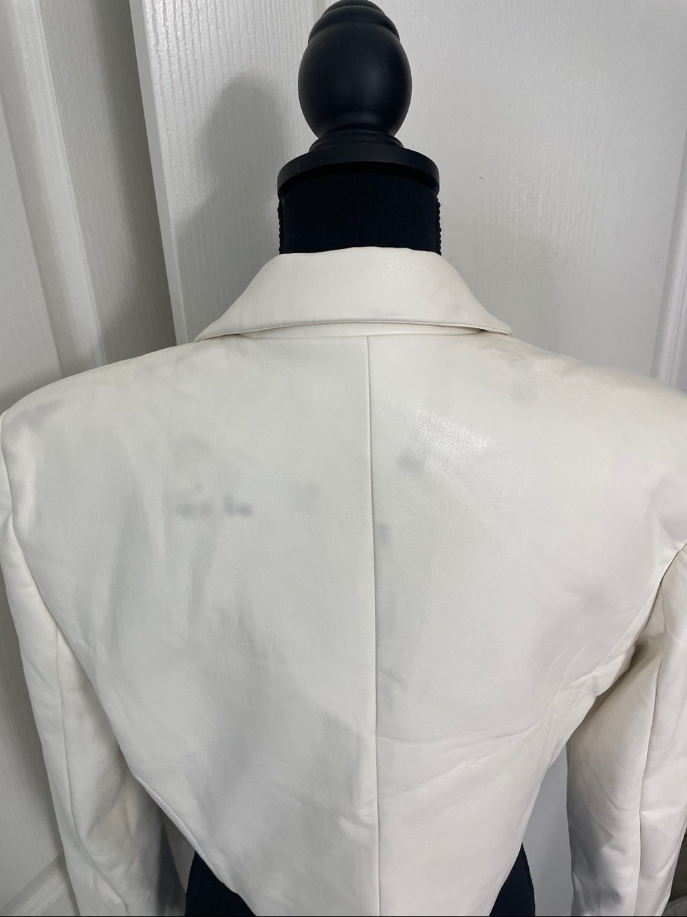 AS IS Alice + Olivia faux butter-soft leather cropped blazer ivory jacket US 12 - Picture 7 of 12